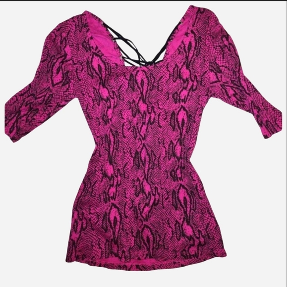 Neon pink snakeskin top - Picture 2 of 9